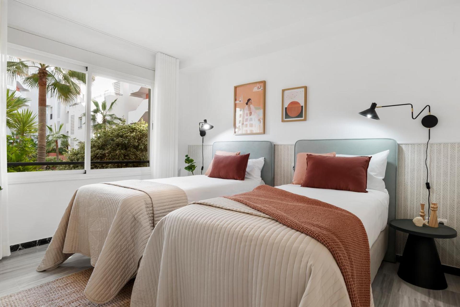 Charming And Spacious In Medina Garden - Puerto Banus Apartment